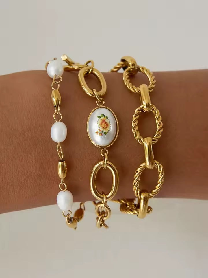 Flower chain bracelet