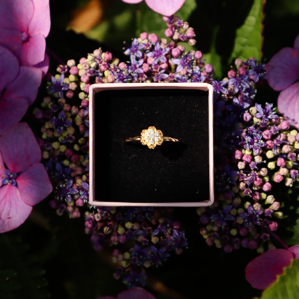 Vintage flower ring