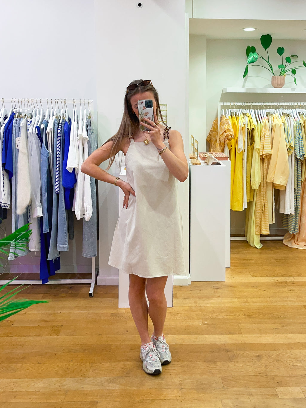 Linnen dress details