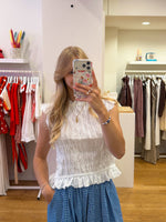 Ruffles top wit