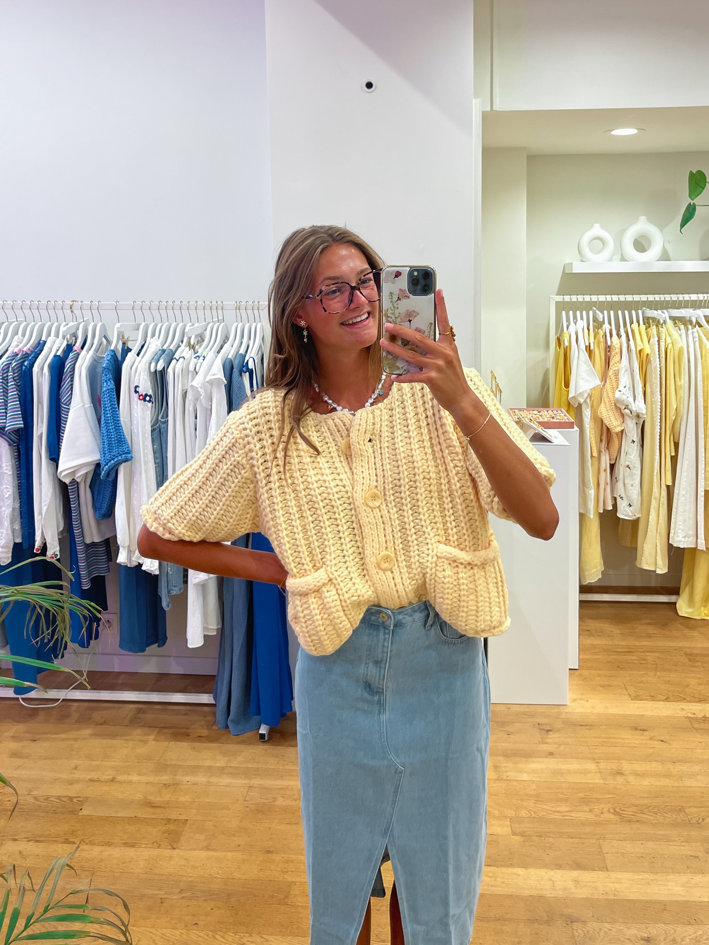 Yellow cable sweat