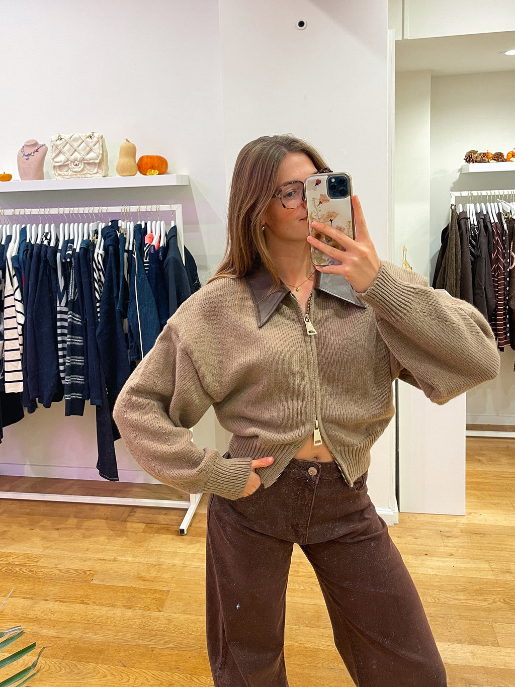 Beige sweat + leather