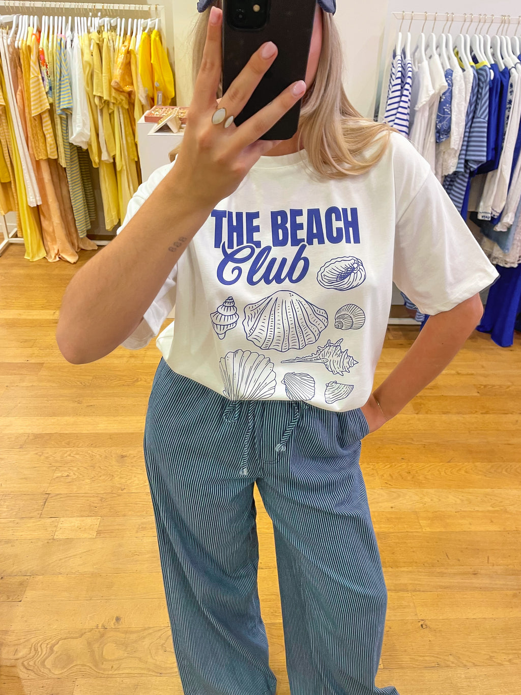 Beach club tee