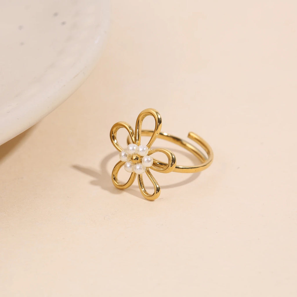 Tiny pearly flower ring