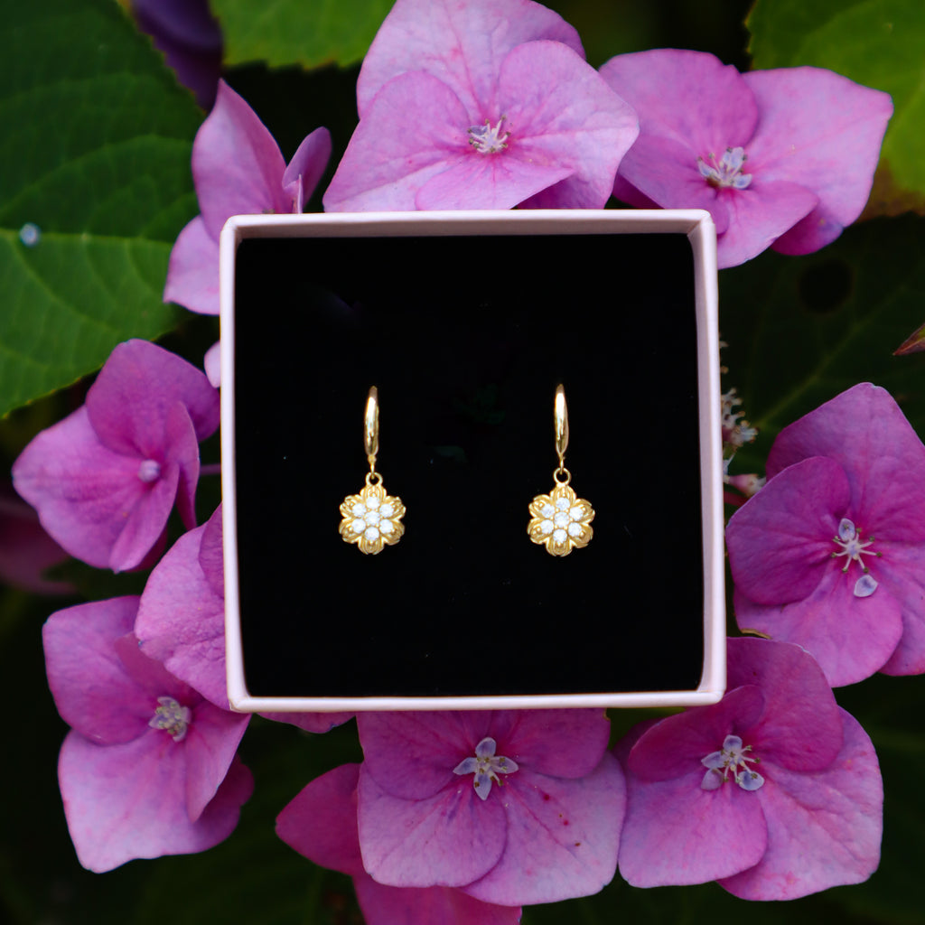 Vintage flower earrings