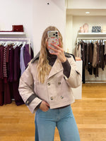 Trench leather details