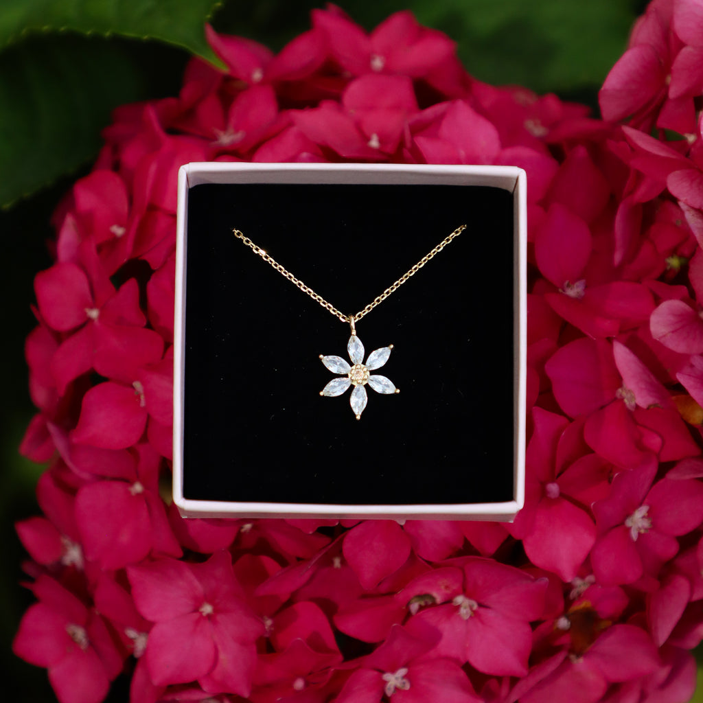 Moana flower necklace