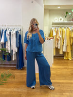 Blue cable sweat