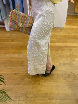 White flower skirt