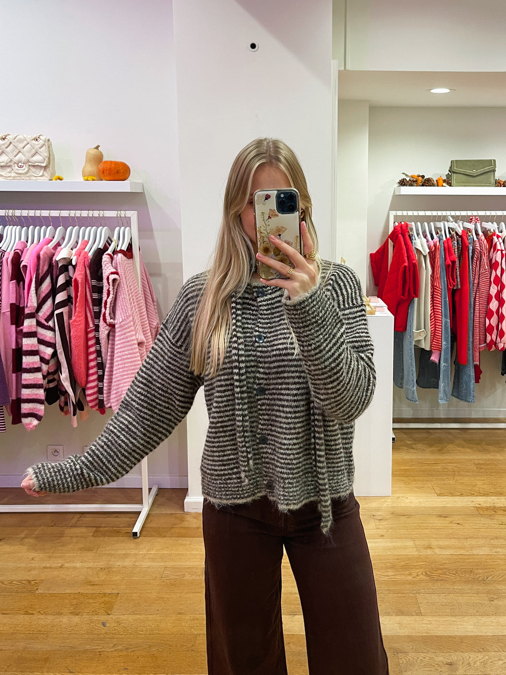 Cardigan + scarf brown