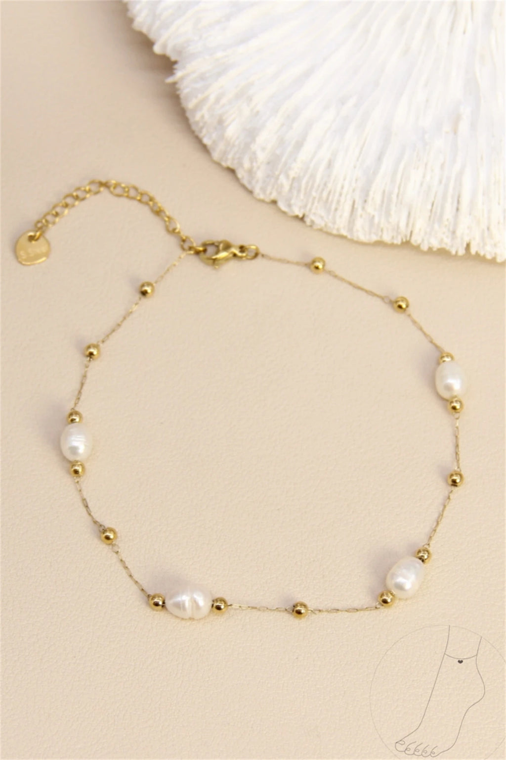 Ankle bracelet pearls