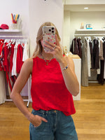 Red flower top