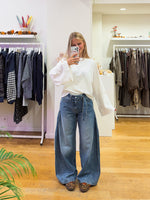 Light belt jeans