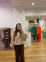 Embroidery sweater beige