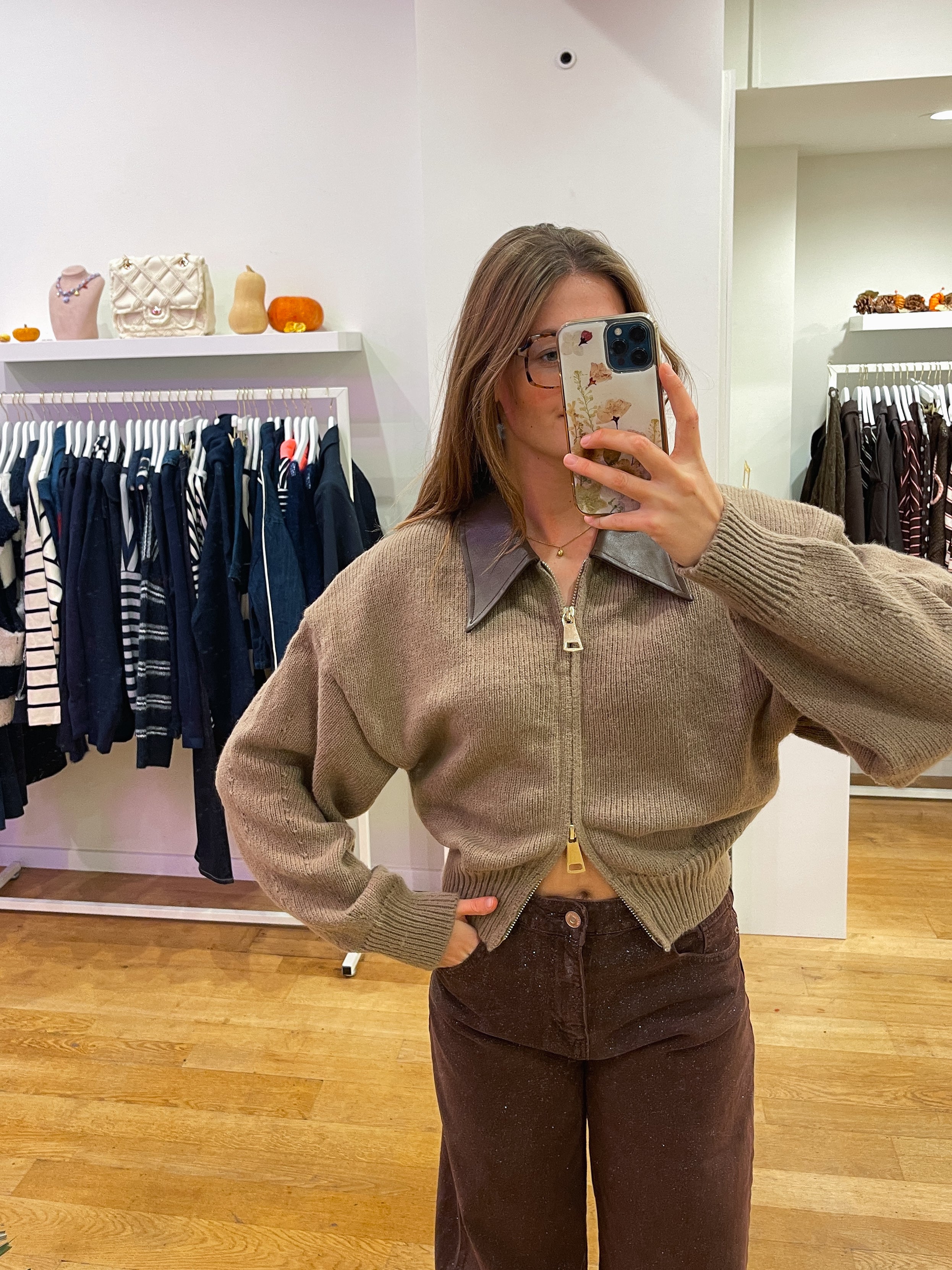 Beige sweat + leather