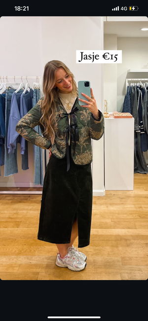 Sale , rok maat S