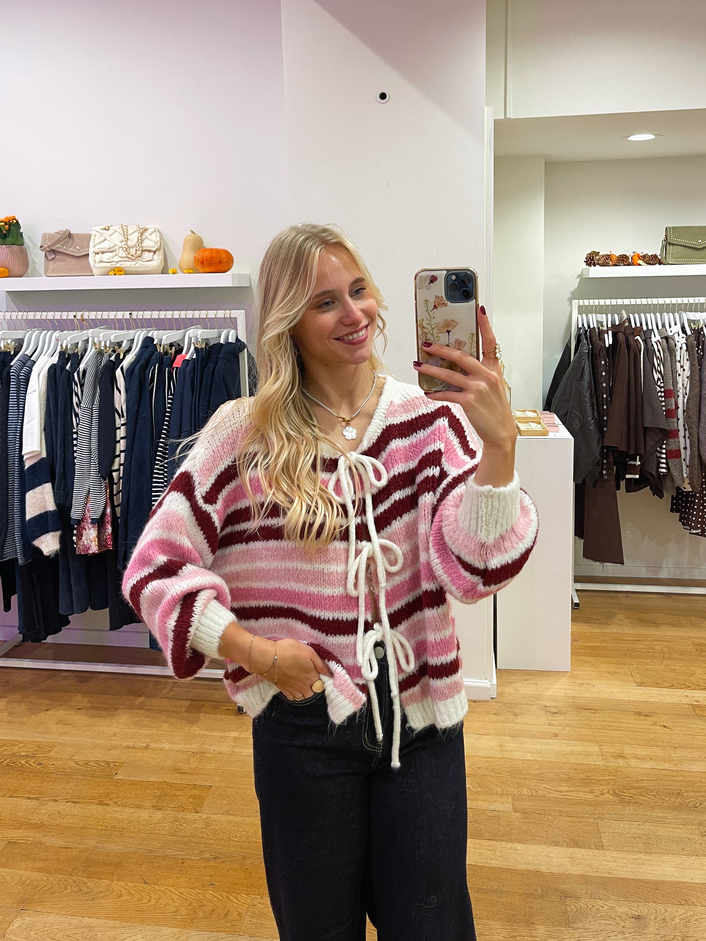 Bow sweater bordeaux colors