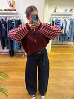 Dark belt jeans