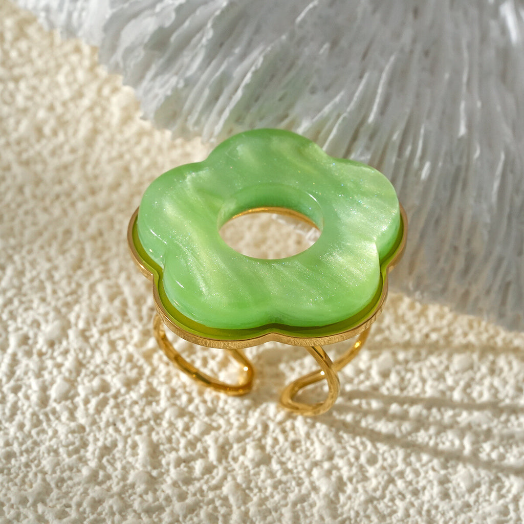 Flower color ring green