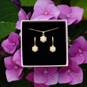 Vintage flower earrings