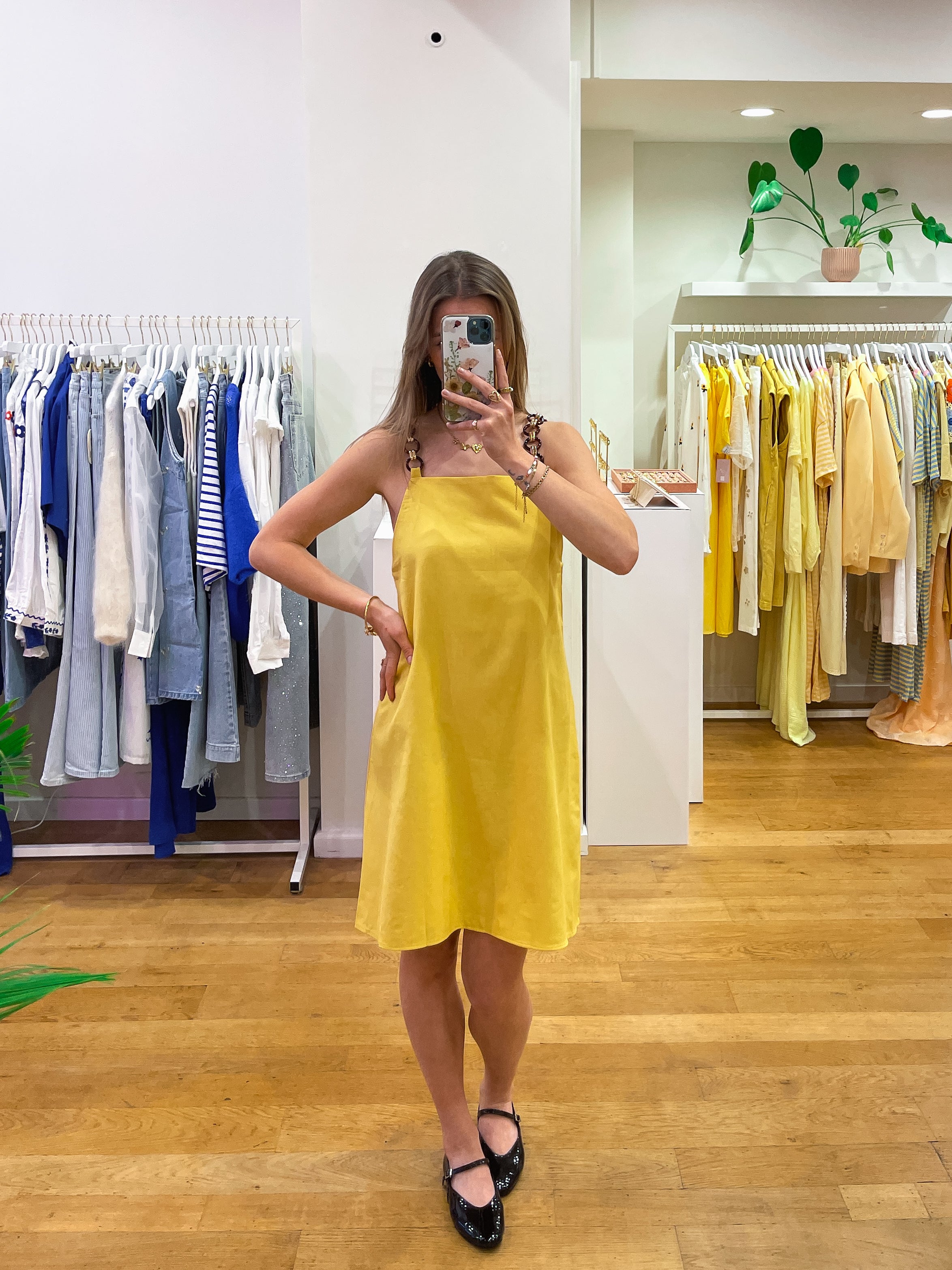 Linnen dress details yellow