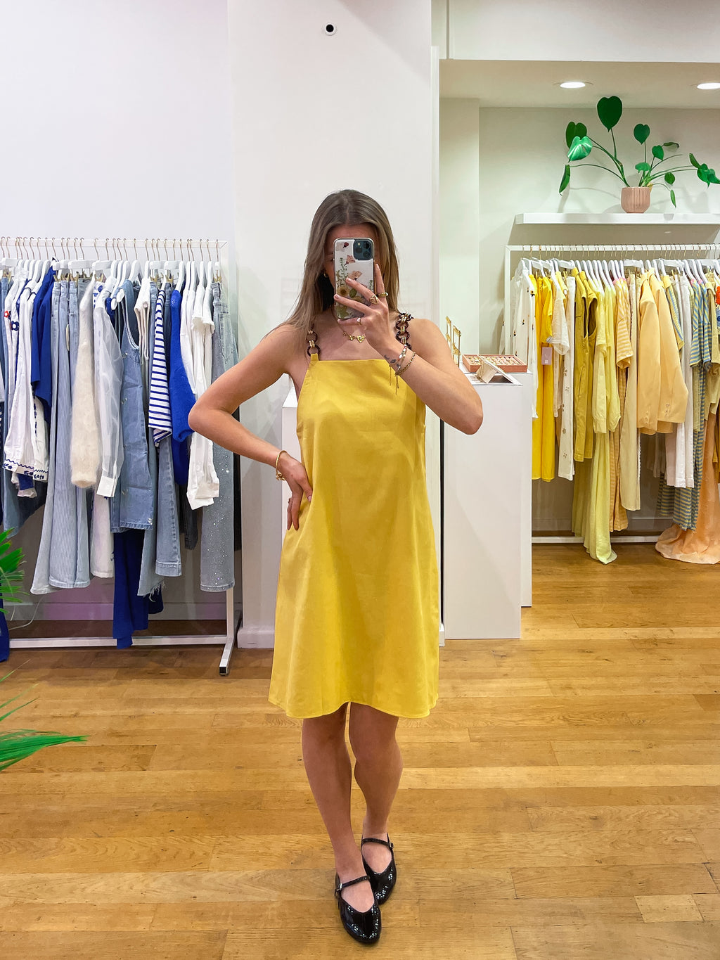 Linnen dress details yellow