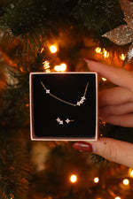 Four flower necklace
