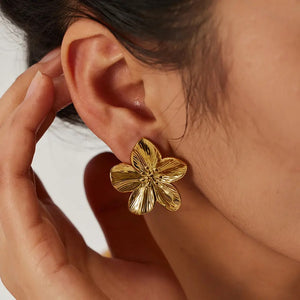 Flower earrings pre-order