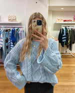 Cable sweater baby blue