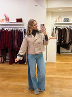 Trench leather details