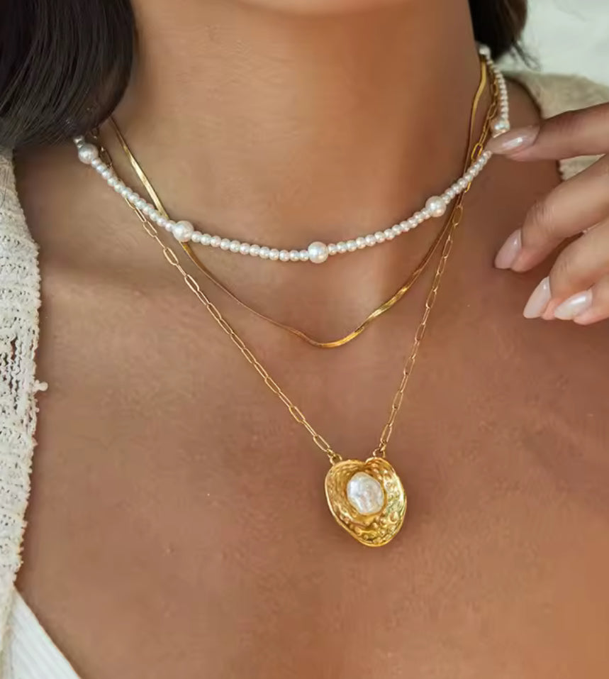 Venus necklace