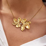 Double flower necklace