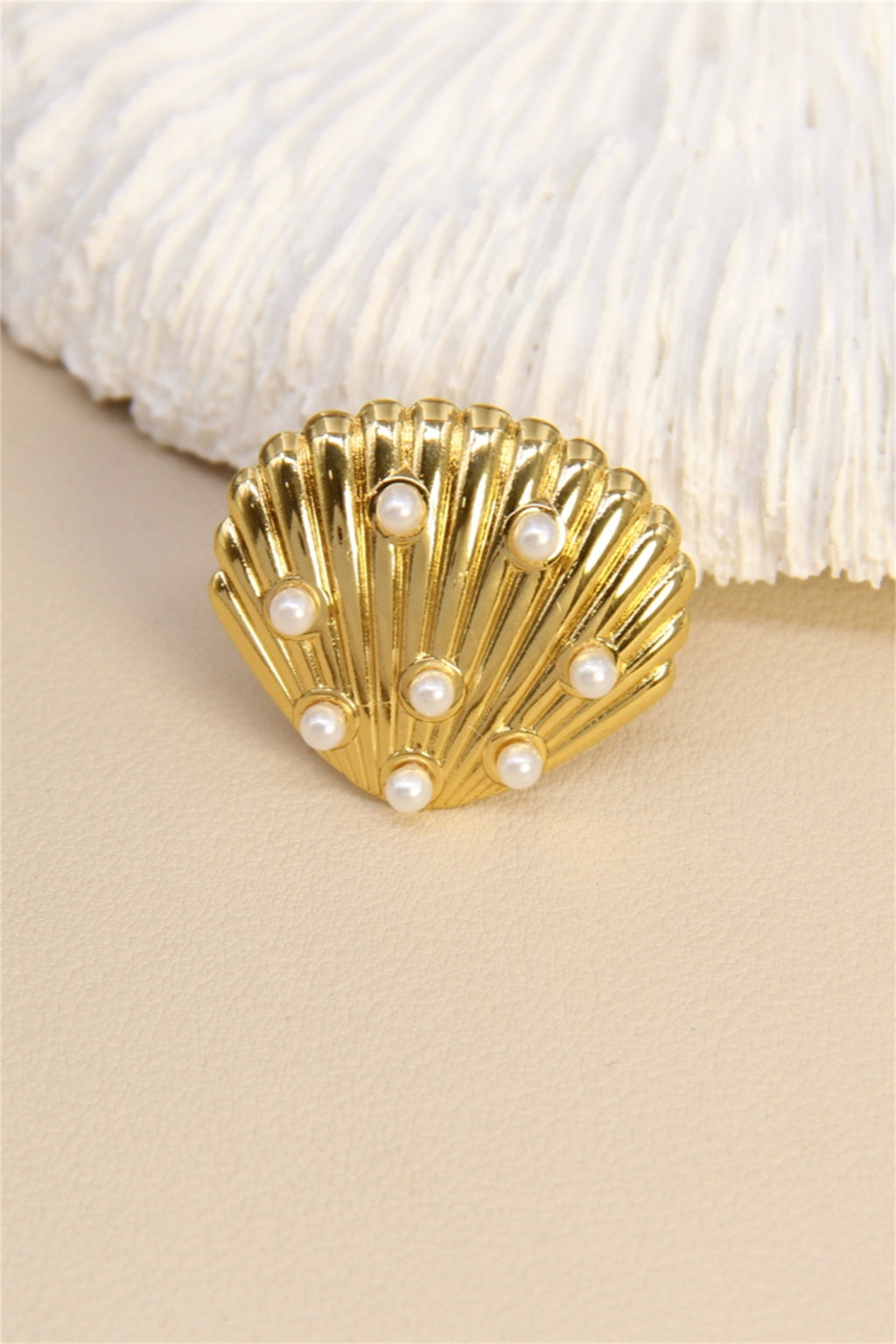 Big shell ring