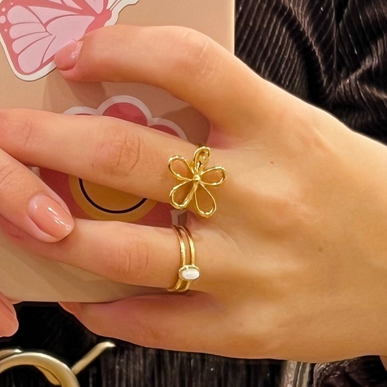 Tiny flower ring