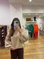 Embroidery sweater beige