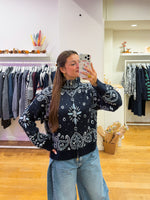 Aztic sweater