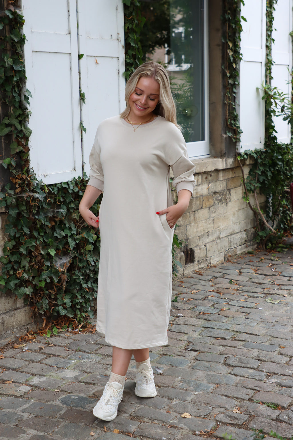 Sweater dress beige