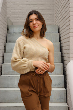 One shoulder beige